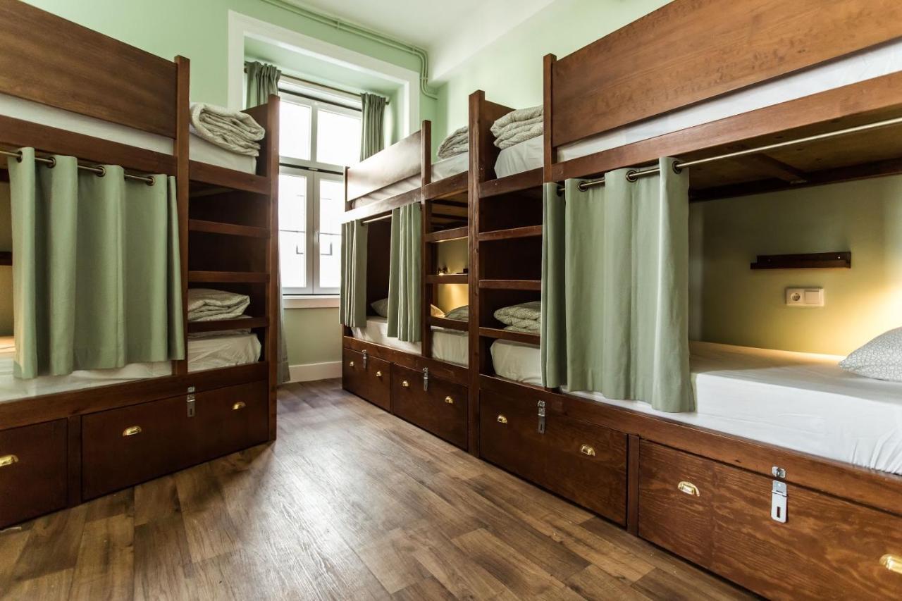 Bed 6-Bed Female Dormitory Room