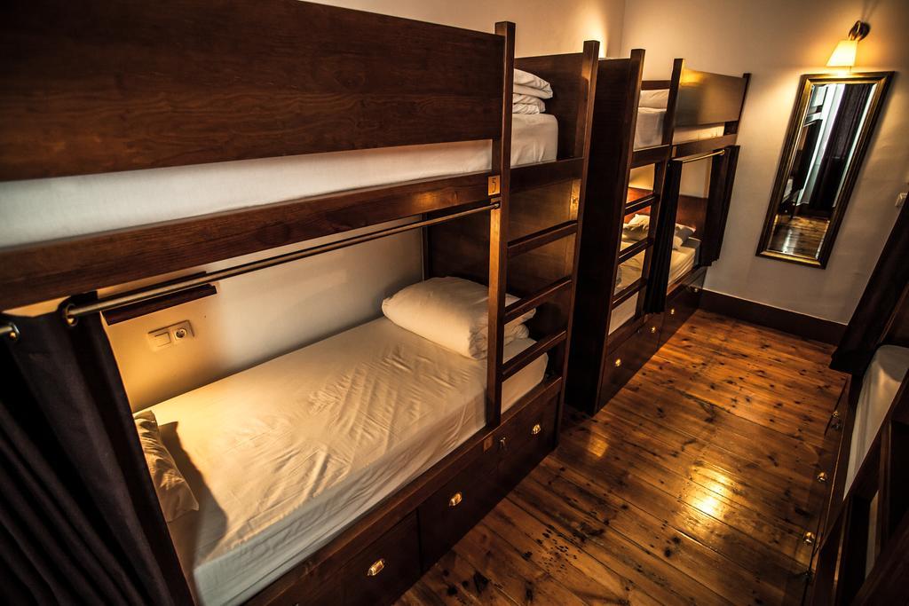 Bed 6-Bed Mixed Dormitory Room